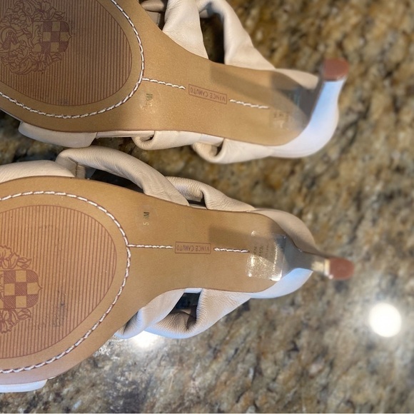 Vince camuto cream heels 5.5 - Picture 6 of 7